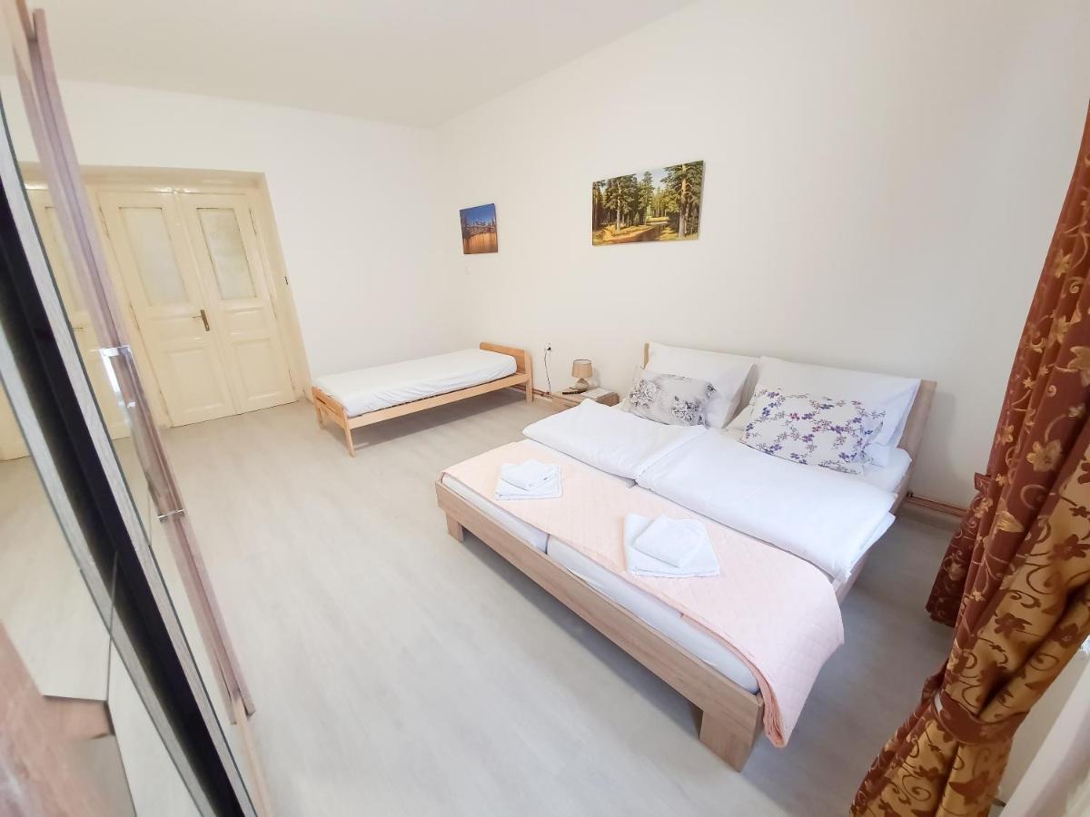 Kk Apartments Прага Екстериор снимка