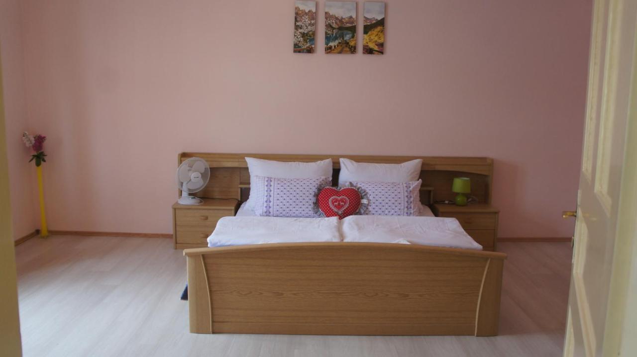 Kk Apartments Прага Екстериор снимка