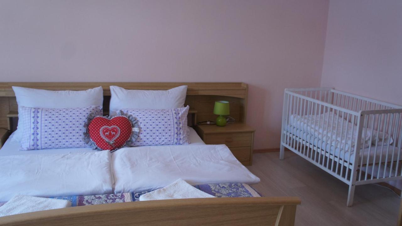 Kk Apartments Прага Екстериор снимка